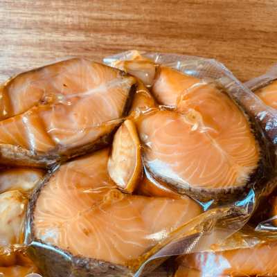 fishmo-uzenne-ryby-25 Свежие морепродукты, первоклассная икра и грузинские вина в самом сердце Карловых Вар